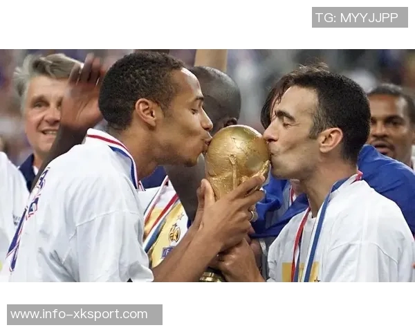 亨利荣获BBC体育人物终身成就奖48岁传奇前锋再创辉煌