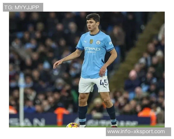 胡桑诺夫飞铲染红卡帅无奈21岁小将生涯135场迎来第二张红牌