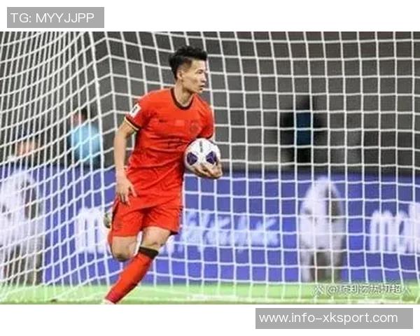 国安超级杯前进行力量训练林良铭手部伤势情况令人担忧